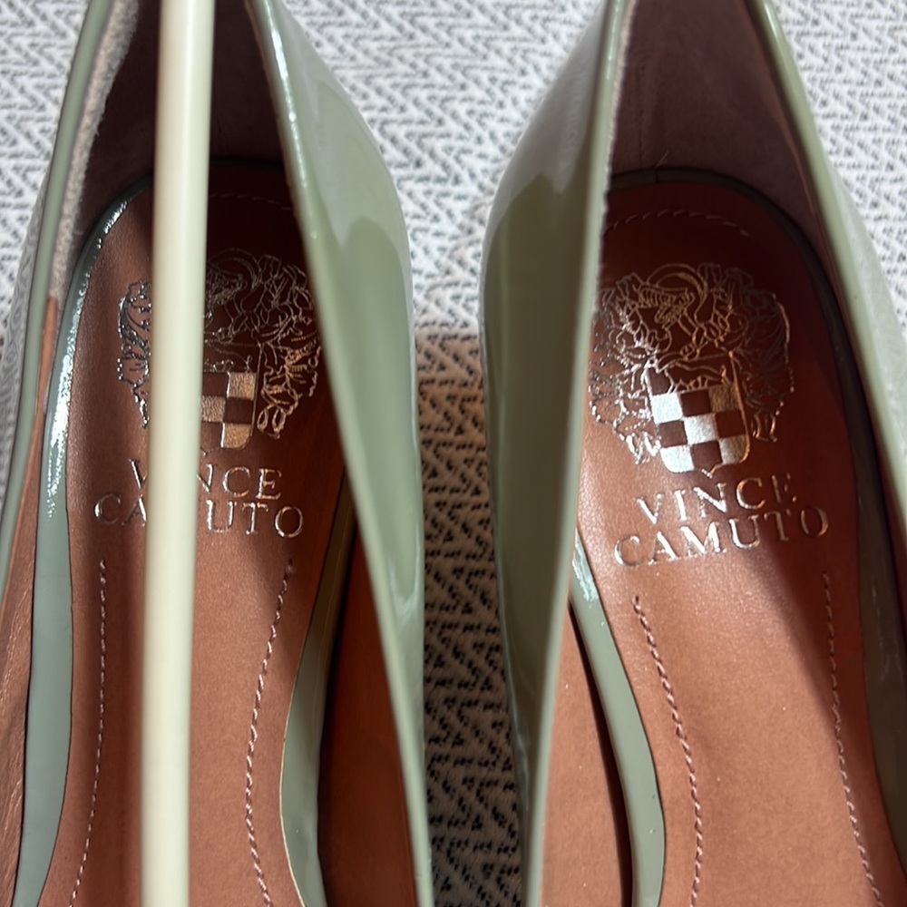 New Vince Camuto pumps - Picture 3 of 7